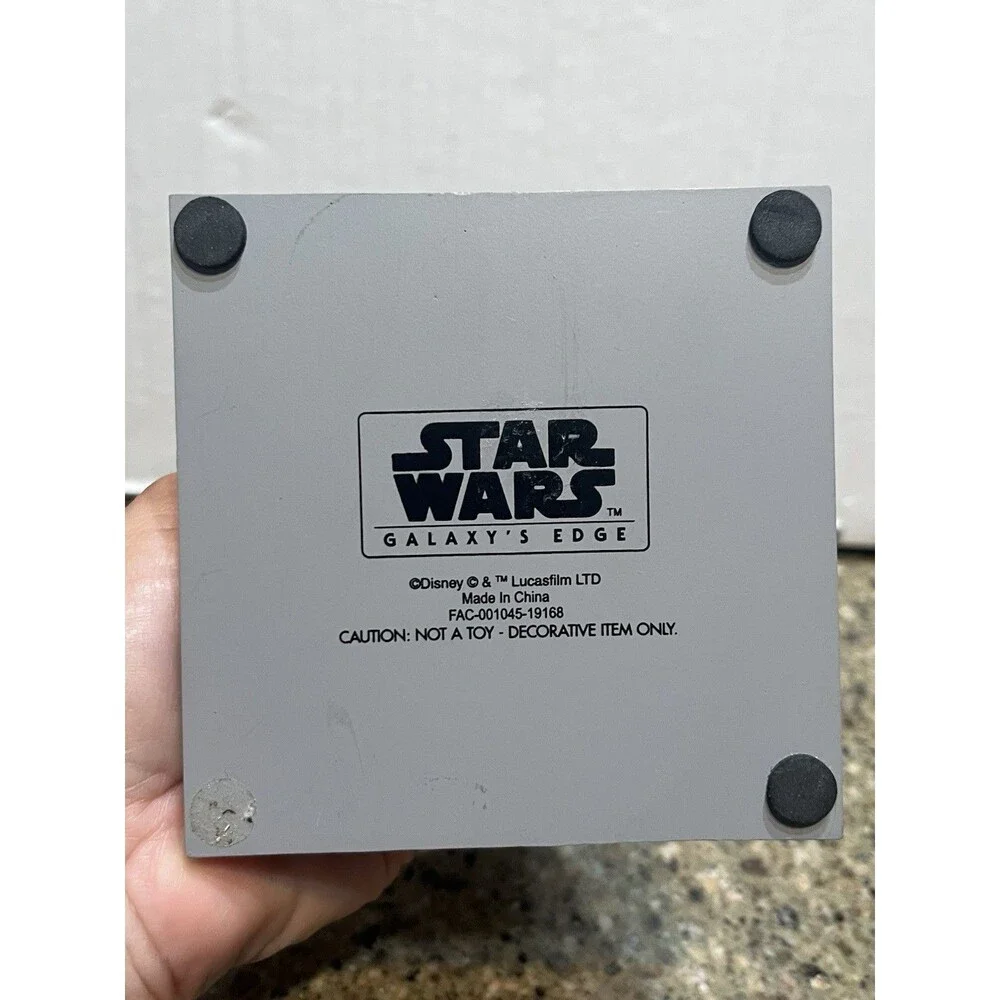 Star Wars Galaxy’s Edge Jedi Male Figurine